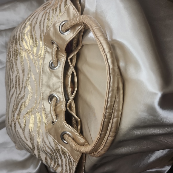 Cato Gold Zeba Striped Cloth Cinch Top Shoulder Bag - Picture 5 of 6